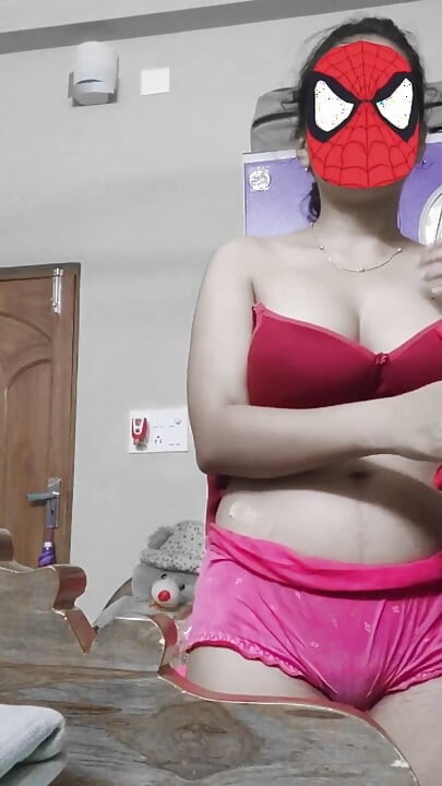 Videoku lagi buka baju