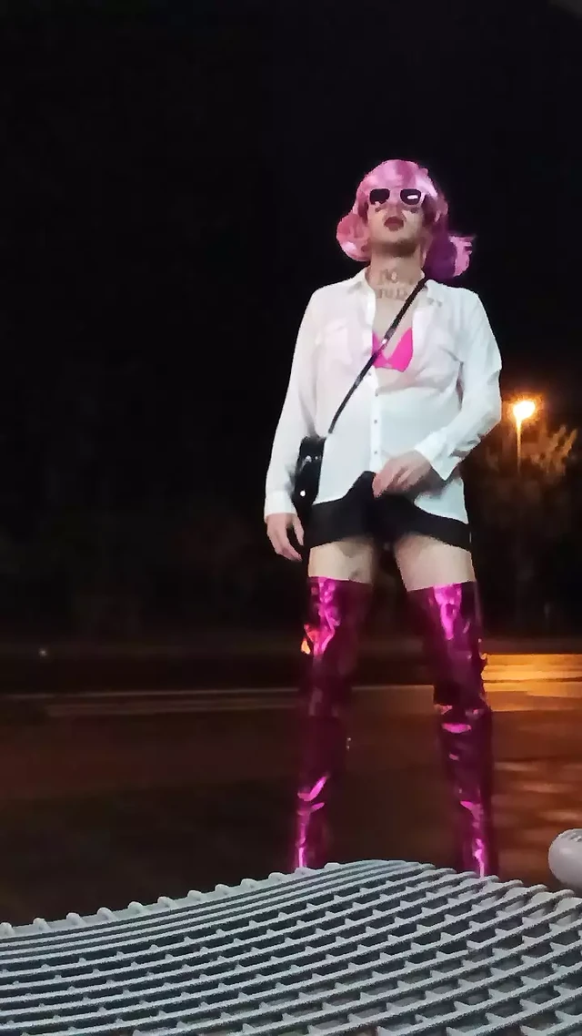 Cheap slut masturbates on main street