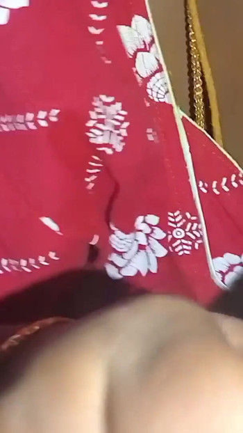 Moment spectaculaire de « "Une femme joue sur son mari en faisant basculer la bite et éjaculer dans la bouche »
