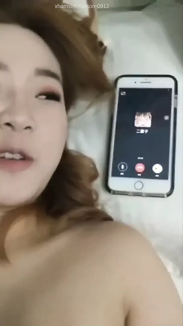 Girl fucked while she is on the phone