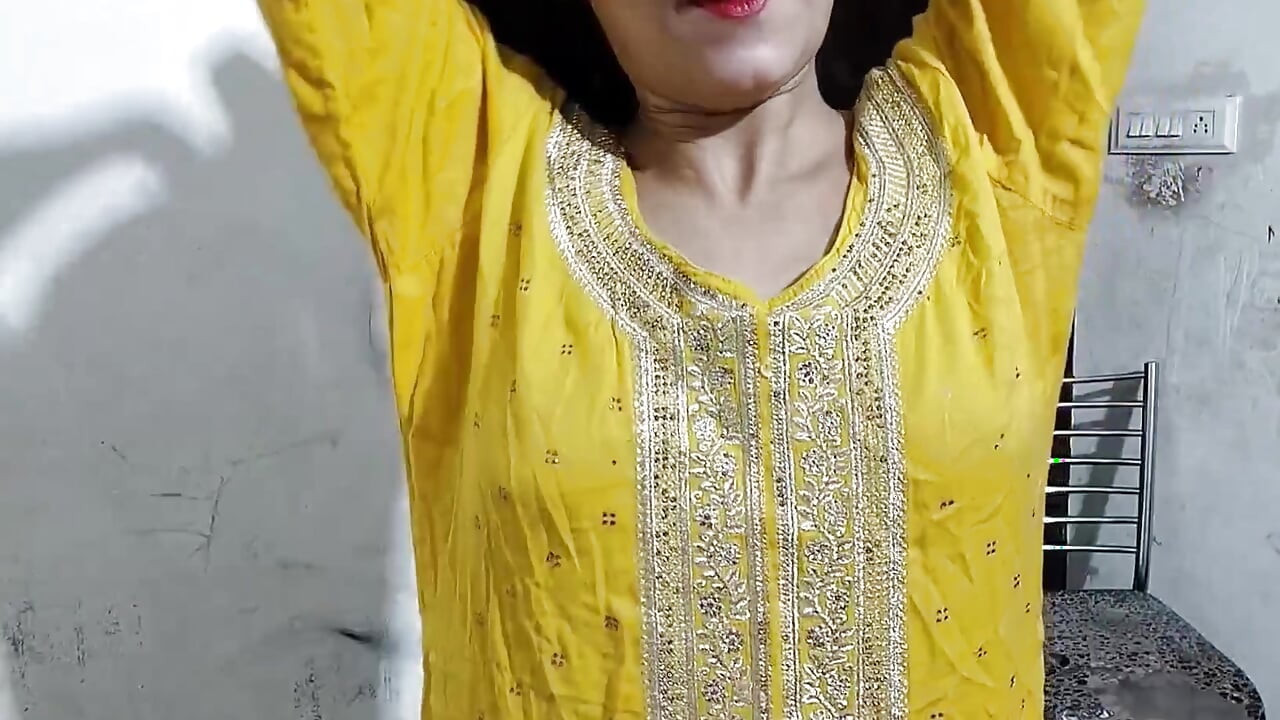 School girl ko paise dekar hotel me pela