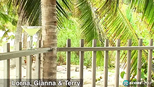 Lorna, gianna & Terry lieben es, sich gegenseitig die großen titten zu lutschen