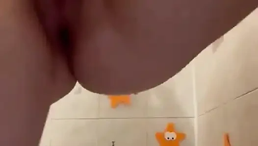 Hier bin ich, um die Unterwelt von was eine Schlampe in Aktion ist zu erkunden.