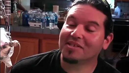 Горячая сексуальная латина принимает большой жесткий член сзади