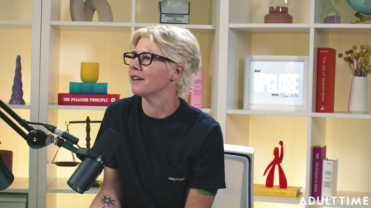 Khloe Kingsley: esguichando na câmera e bandeiras vermelhas
