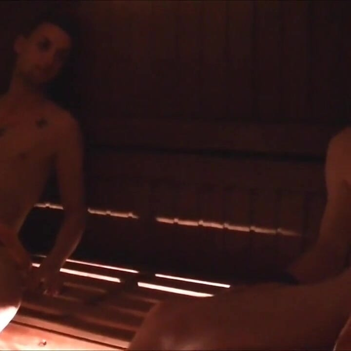 2 sexy francesa gêmea fode na sauna