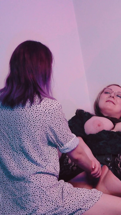 Medical Gloves Fisting - Stepdaughter Fists Her Stepmom on Home Camera | Clip 1