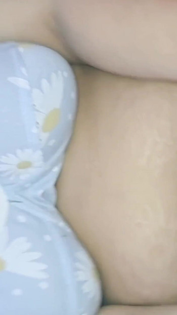 Video rekaman seks tante seksi india dientot habis-habisan sama devar di dapur - audio bahasa india."
