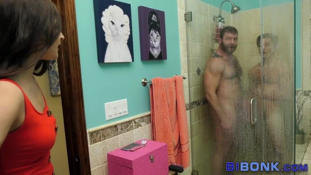 Bisexual muscled bear anally rides cock