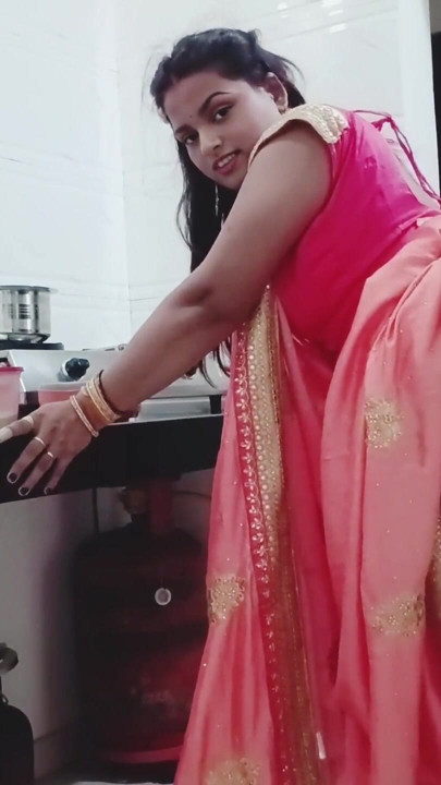 Rhea, the newlywed bride, was making pudding in the kitchen when the brother-in-law grabbed her from behind and had sex. | Clip 1
