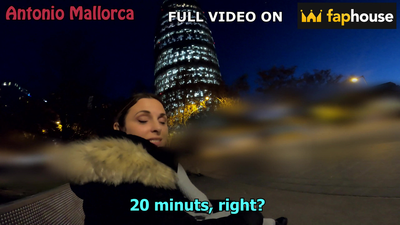 在我丢了airbnb后，热辣的大屁股西班牙人邀请我去她的酒店房间