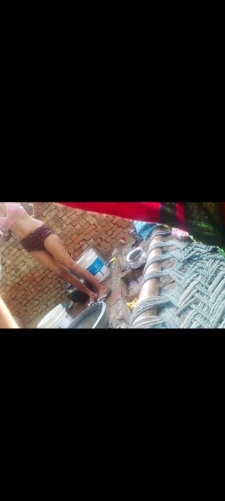 Desi newly bhabhi bathing mms