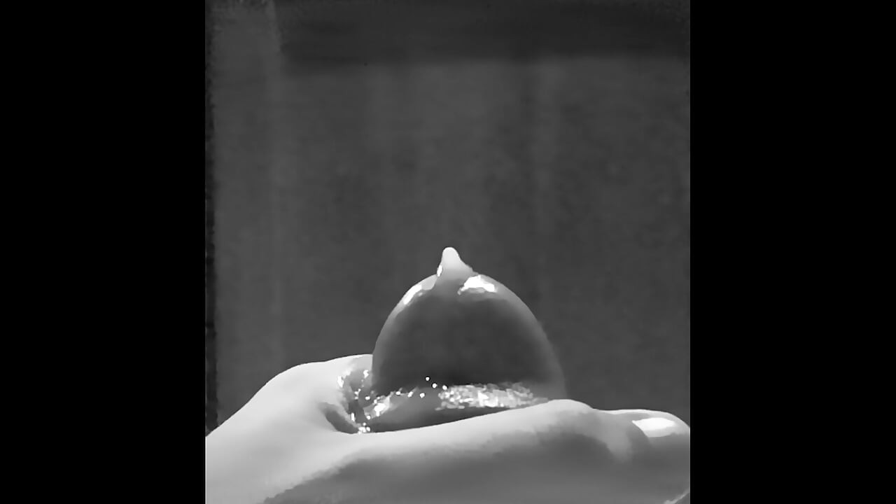 น้ําท่วมมือฉันในหยดสีขาว