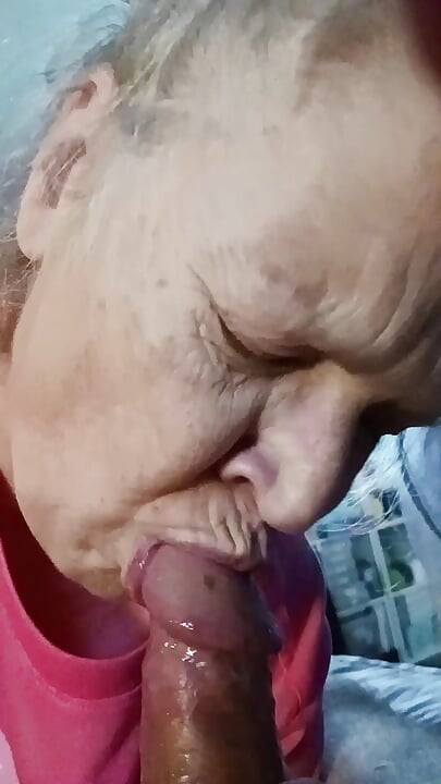Watch Me Give This Dude A Blowjob! Hot MILF Giving A Blowjob!