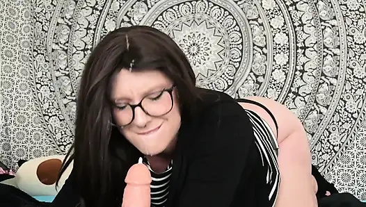 Aldatan evli kadın güvensiz kocasını aldatıyor