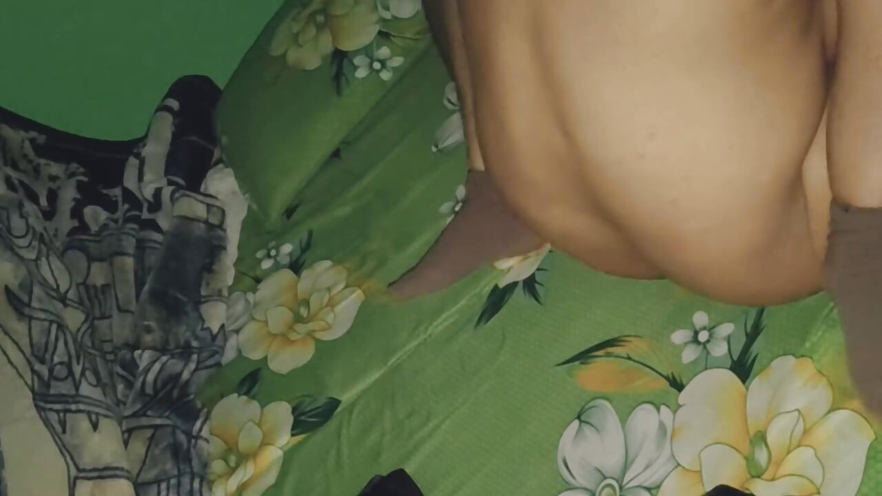 Latika cavalgando meu pau grande