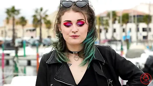 Trixy Kitty Double Domination