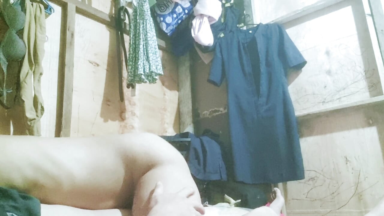 Filipina wife share pussy with her college friend