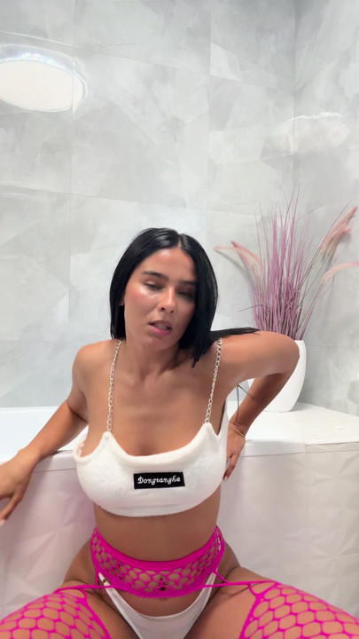 Grandes curvas, pele macia e zero piedade, é tudo sobre OF- Primeiro 50 obtê-lo GRÁTIS.