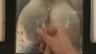 Sperma eerbetoon aan de sexy vrouw met grote tieten van cuckfr33k