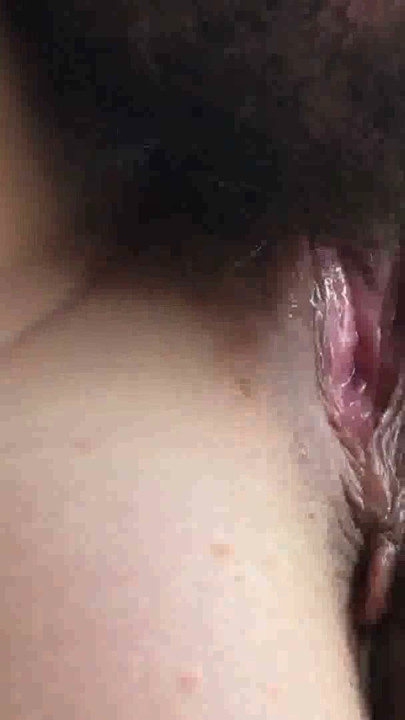 섹스 후 보지를 깨끗이 씻게 했다. 남자는 두 번 왔다. 여성의 오르가즘과 두근거리는 클리토리스. | 클립 1