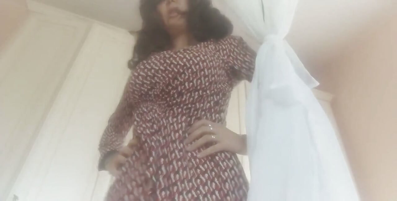 Üvey anne biraz sürtük olsa bile her zaman ilk aşktır