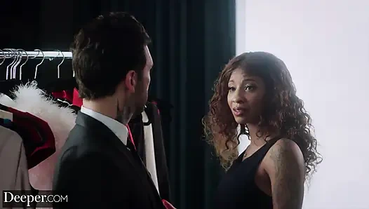 Глубже. Sultry Sofi потворствует искаженным желаниям замужнего мужчины