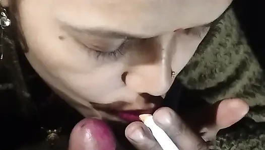 Hintli kadın evde 🚭 sert video