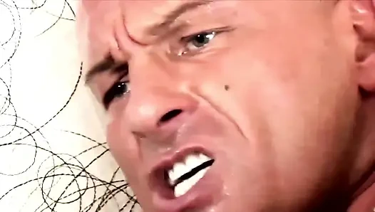 Kişisel Koç Sarışın Bombayı Sert Sikiyor