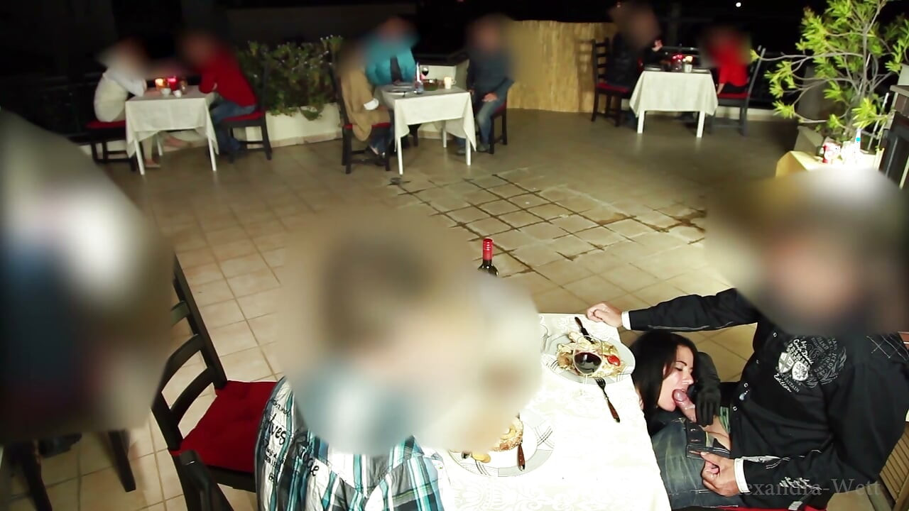 Στοίχημα ότι θα σε γαμήσω στο εστιατόριο;;