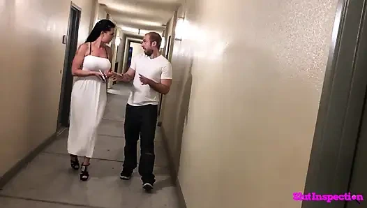 MILF Texas Patti travels from Germany to get a creamy MILF Fuck