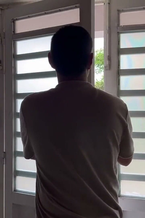 점심을 안 만들었다고 엉덩이를 줘