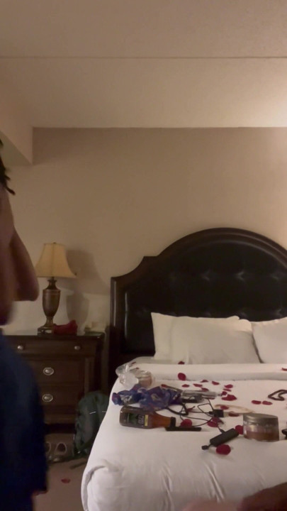 Hotel surprise from Daddy | Clip 1