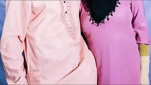 Güzel yenge ve Hintli ile seks