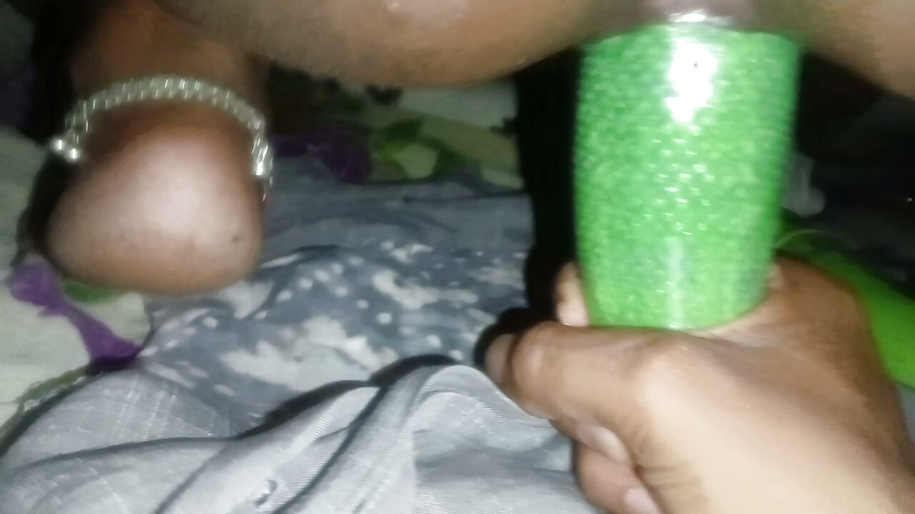 Bhabhi Ne pura khira chut me dal diya