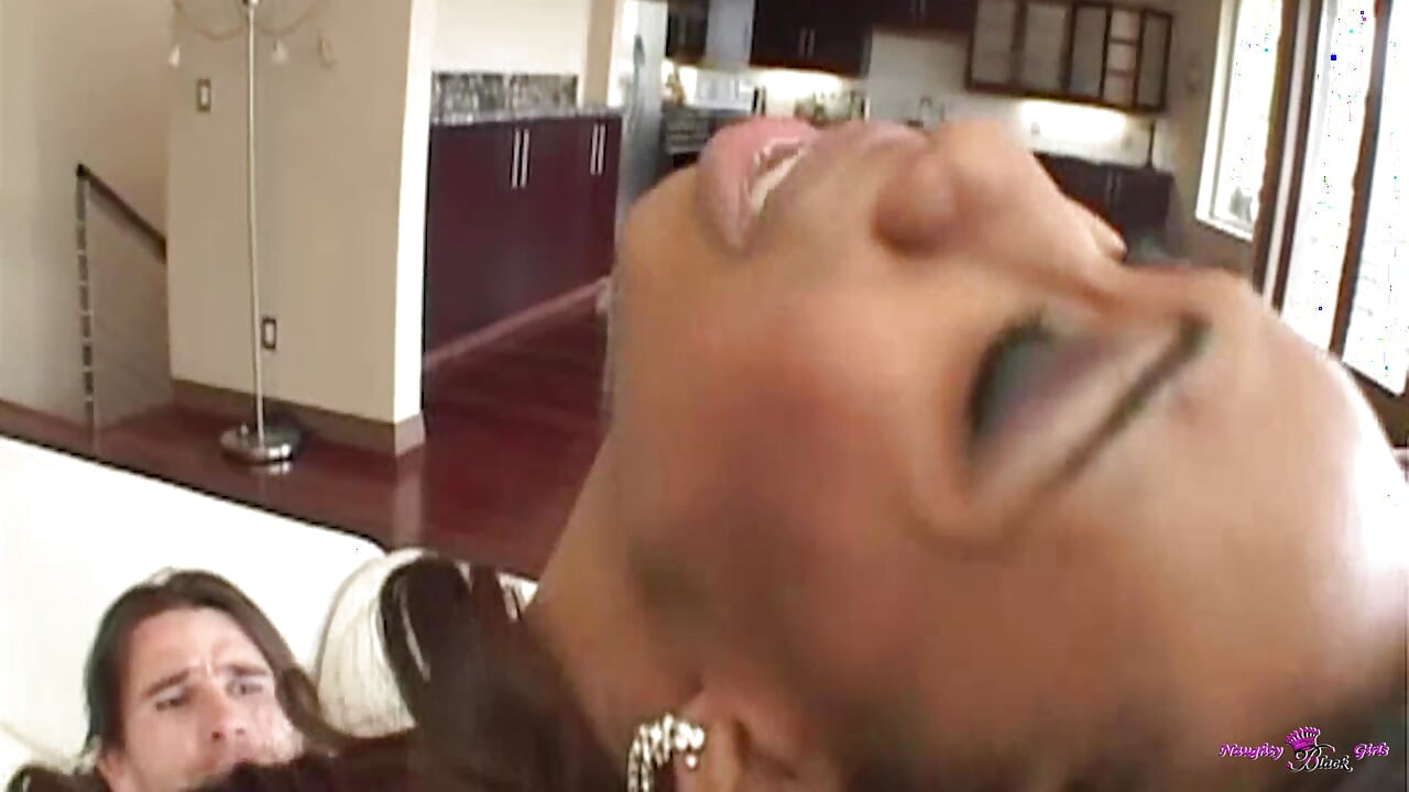 Sexy Pleasure Bunny Received Some Great Pleasure From This Guy Manuel Ferrara and His Cock