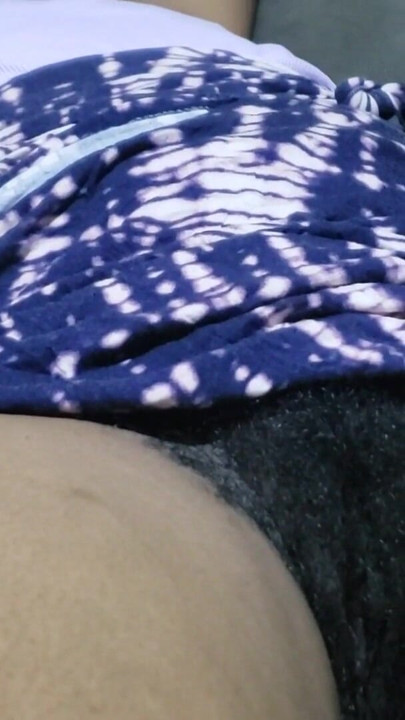 Sexo caseiro mostrando a buceta grande da minha esposa de perto | Clipe 1