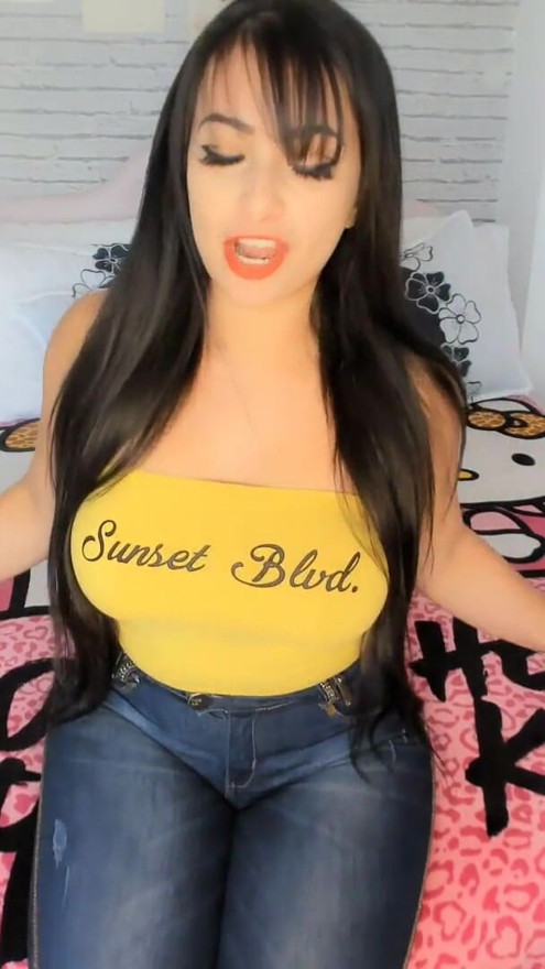 Sexy big ass latina wearing tight jeans pants dirty talking JOI jerk off instructions speaking english spanish and portuguese | Clip 1