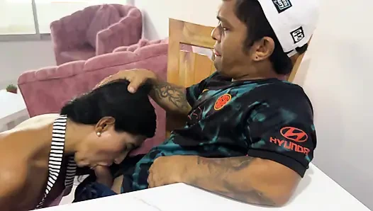 Dick Midget Destroys Big Ass MILF and Fills Her with Milk Until She Squirts