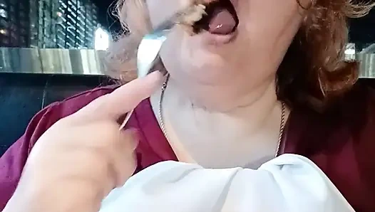 Makan malam spesial setelah potong rambut