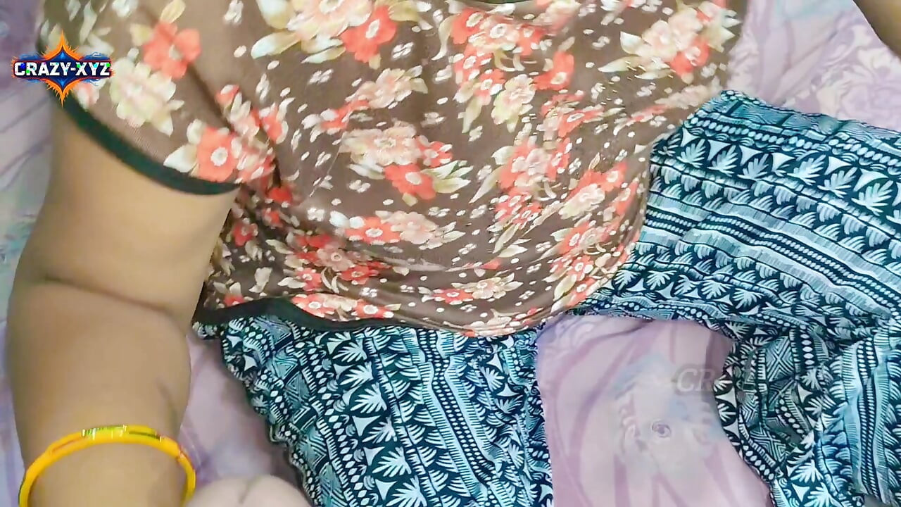 インド村の彼女が彼氏と激しくセックスするチッティな膣 Xxx 動画