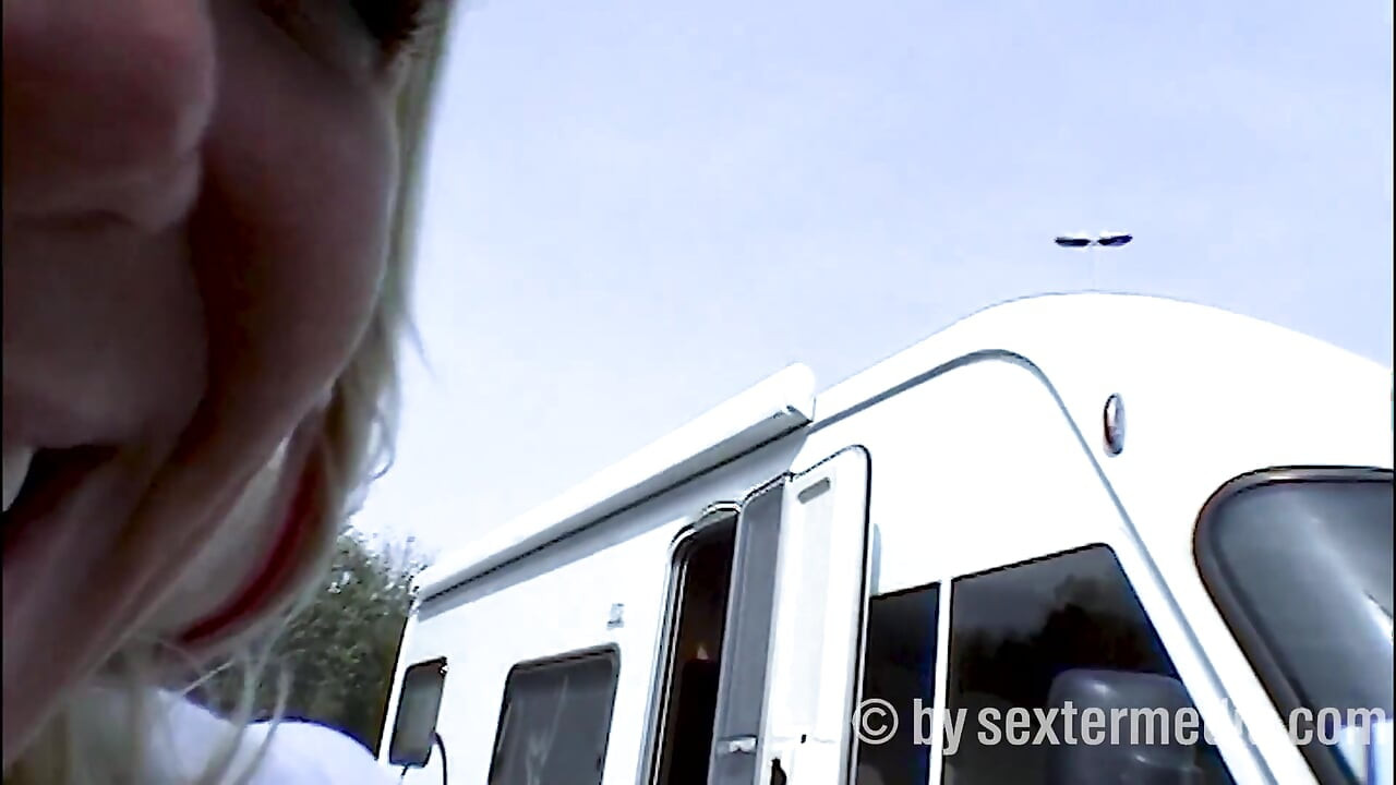 Trojka u swinger mobitelu do dolaska policije