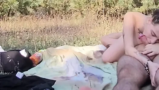 публичный минет с глубокой глоткой на улице