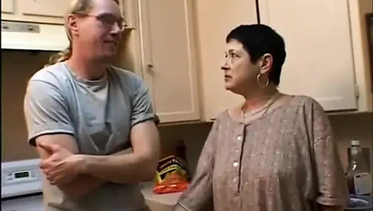 Milf besar beraksi...     (Film asli lengkap.)