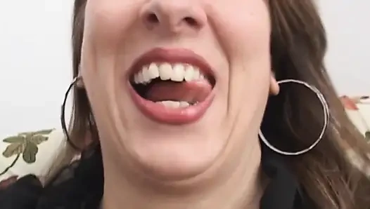 Çirkin İtalyan orta yaşlı seksi kadın götten yarak almayı seviyor