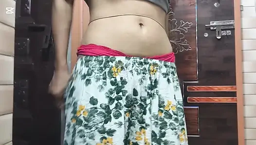 Rekaman seks pertama pacar india ngentot memek sempitnya di kamar mandi