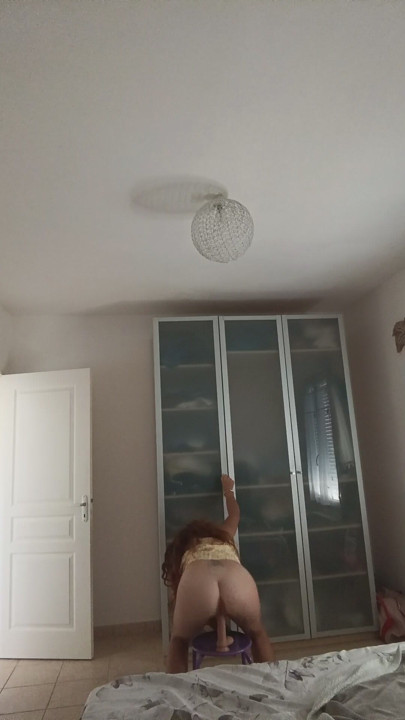 Seks oyuncağımla oynuyorum