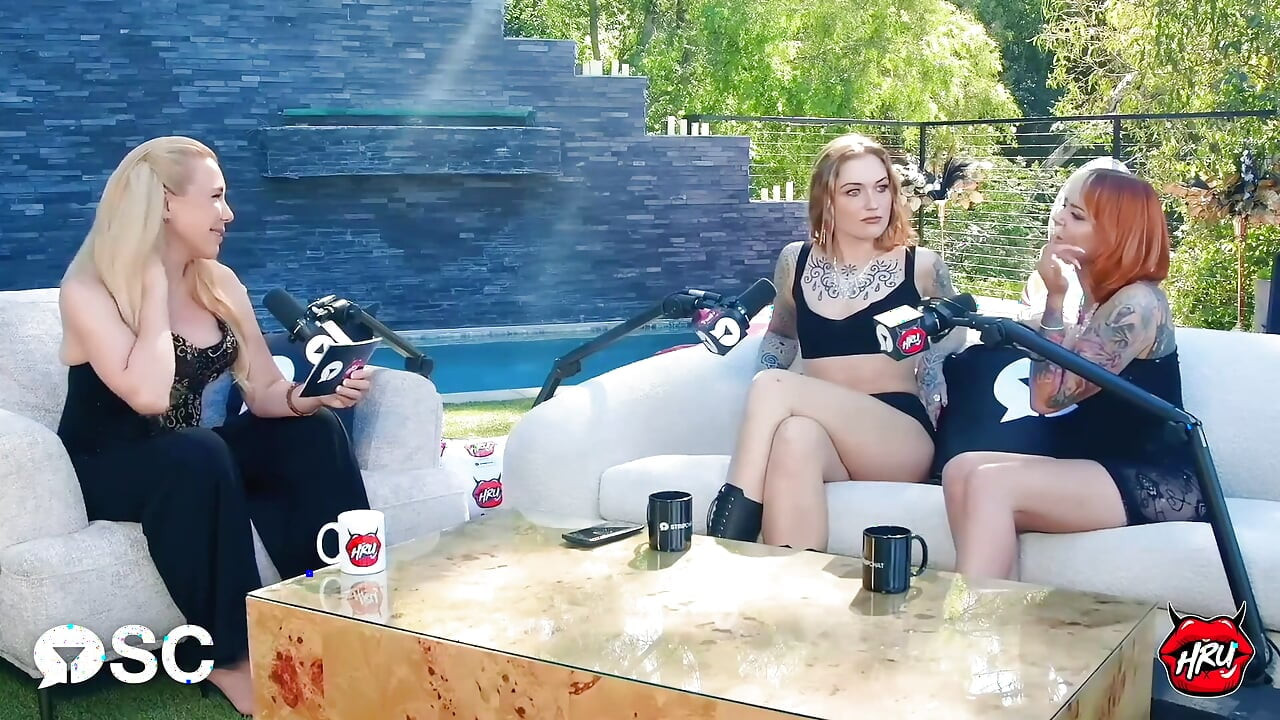 Biznes kamuflażu: Wewnątrz Stripchat House: Ile dziewczyny kamerze naprawdę zrobić?