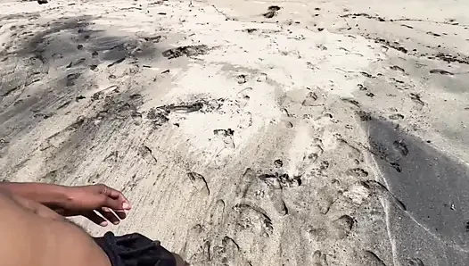 Latina von kellner auf einer karibischen insel gefickt