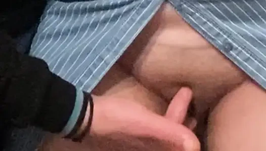 Waring!!! Was passiert, wenn sie in der U-Bahn auf höschen verzichten?